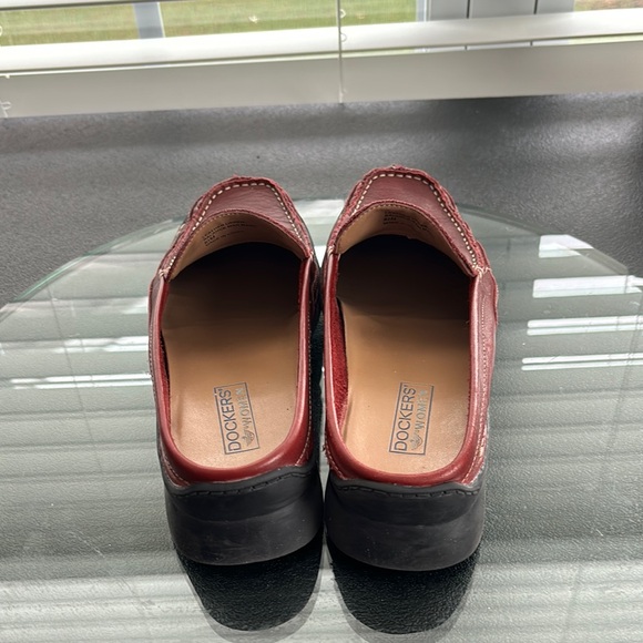 Dockers Women’s Red Leather Loafers - Picture 3 of 8